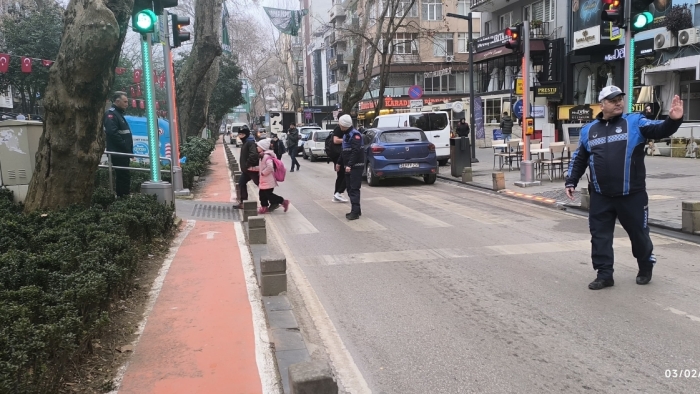 Okul giriş ve çıkışları zabıta ile daha güvenli